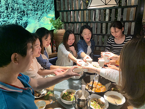 揮手三月，激情四月 戴高樂泳池設(shè)備 這不僅是一個(gè)簡(jiǎn)單的聚餐